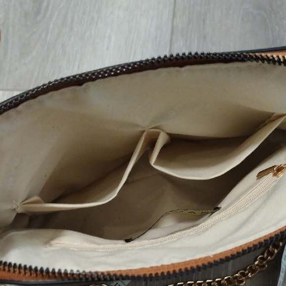 Rampage Crossbody Bag with Gold Chain - Picture 14 of 17